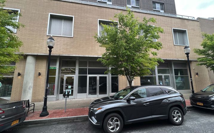 Pictures of Retail property located at 203 Gramatan Ave, Mount Vernon, NY 10550 for lease - image #1