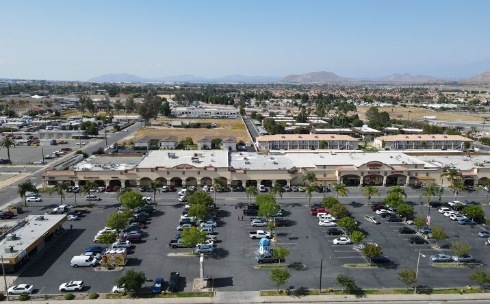 Pictures of Retail property located at 476 & 480 East 4th Street Perris, CA, Perris, US 92570 for lease - image #1