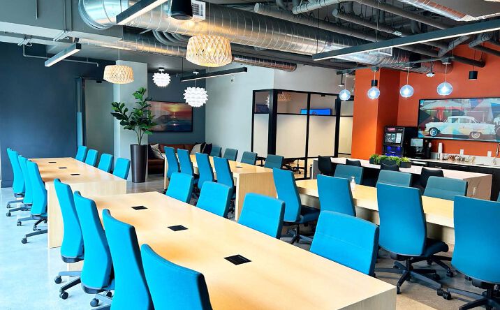 Pictures of Office property located at 6262 Glade Ave, Woodland Hills, CA 91367 for lease - image #1