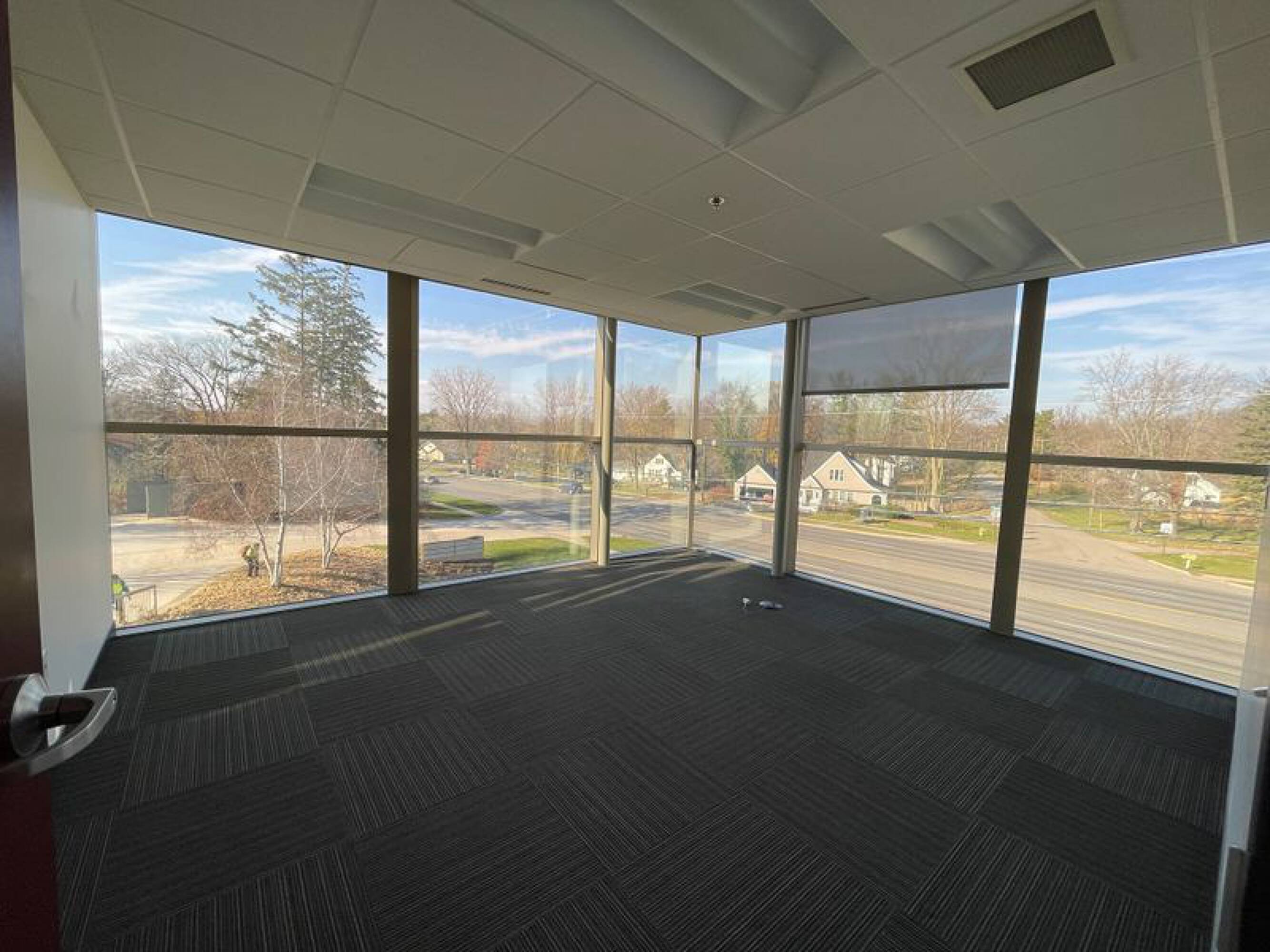 4940 CASCADE RD SE Grand Rapids MI 49546-3708 APN: 41-15-31-359-014 ...