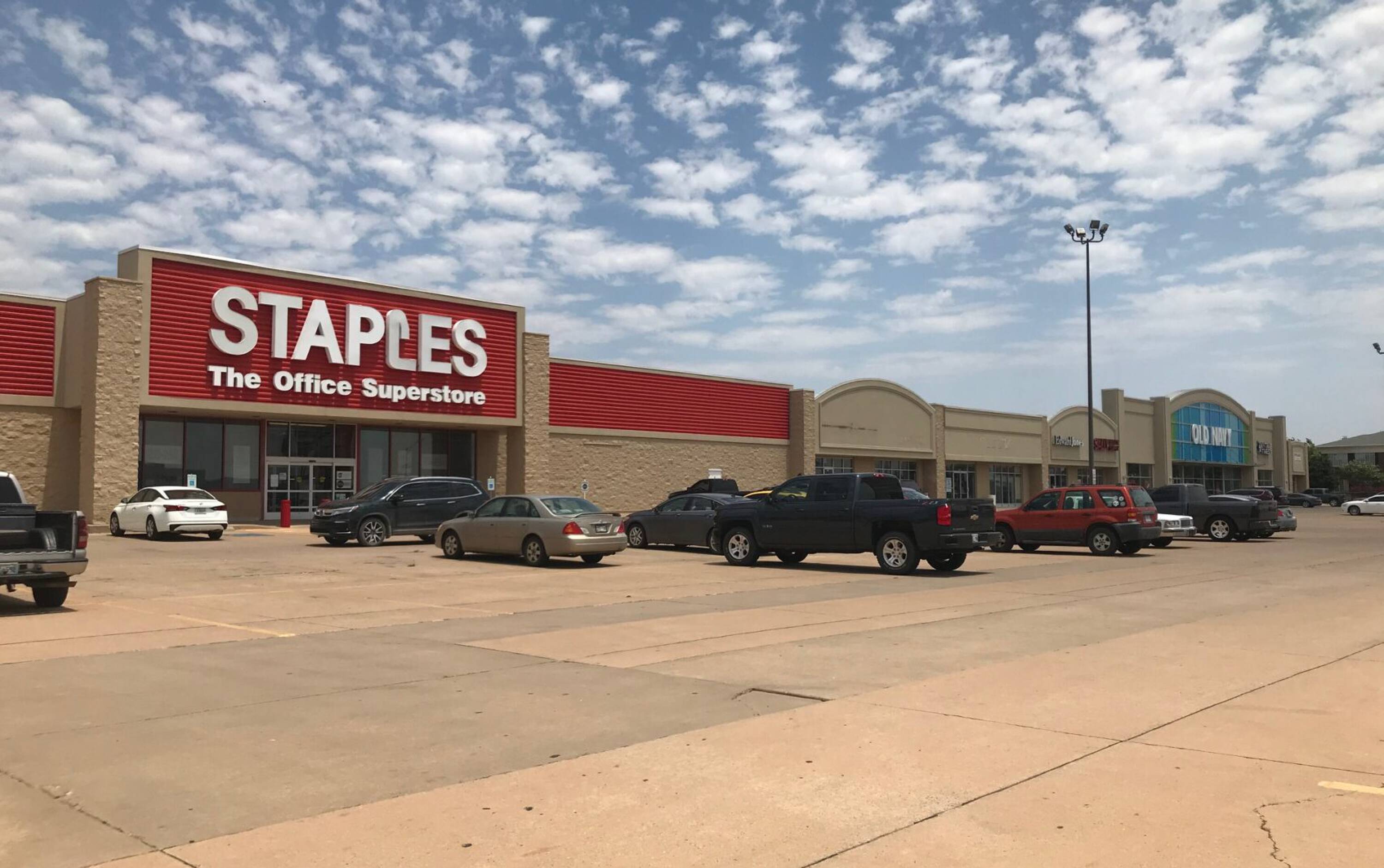 3322 W Owen K Garriott, Enid, OK 73703