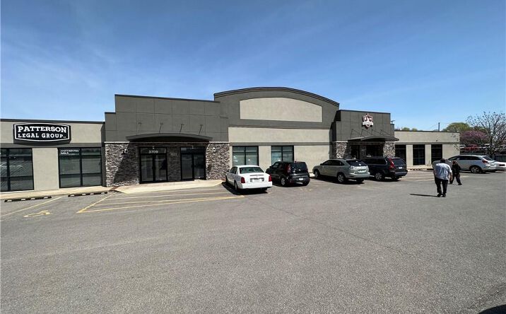 Pictures of Office property located at 3707 N Belt Highway, St Joseph, MO 64506 for lease - image #1