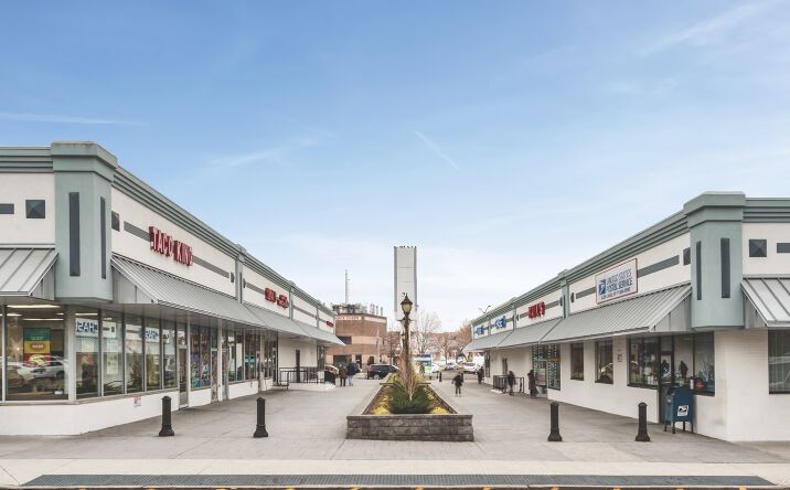 Pictures of Retail, Office property located at 255-01 Union Tpke, Queens, NY 11004 for lease - image #1