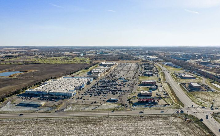 Pictures of Retail property located at 2024 IL-50, Bradley, IL 60914 for lease - image #1