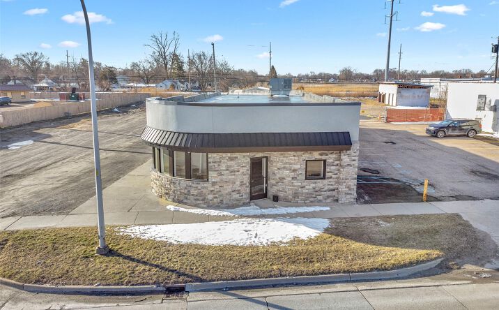Pictures of Office property located at 32413 Michigan Avenue, Wayne, MI 48184 for lease - image #1