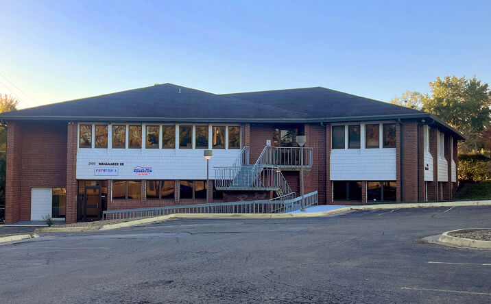 Pictures of Office property located at 2900 SW Wanamaker Dr, Topeka, KS 66614 for lease - image #1