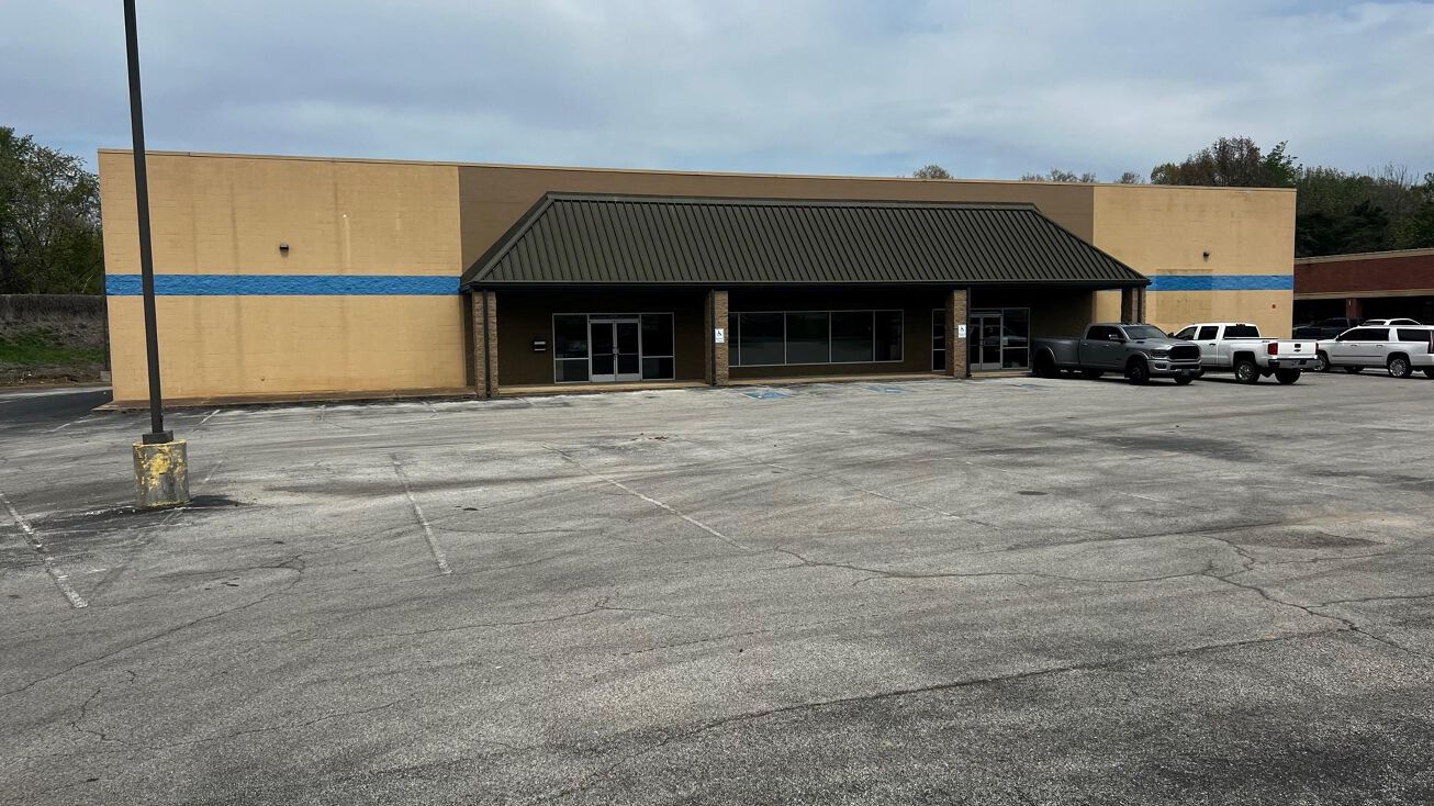 343 Vann Dr, Jackson, TN 38305 - Retail Space for Lease