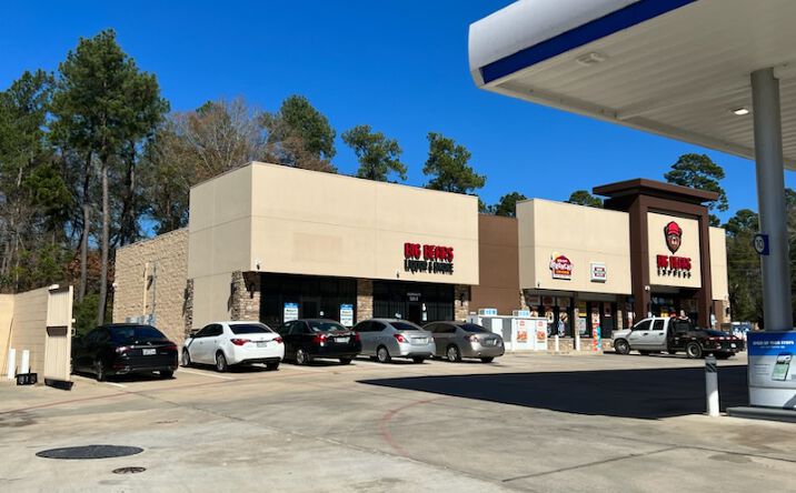 Pictures of Retail property located at 15450 Walden Rd, Montgomery, TX 77356 for lease - image #1