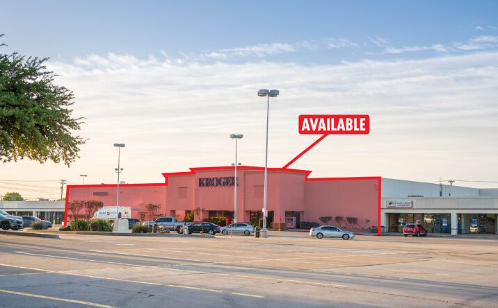 Pictures of Retail property located at 552 W Interstate 30, Garland, TX 75043 for lease - image #1