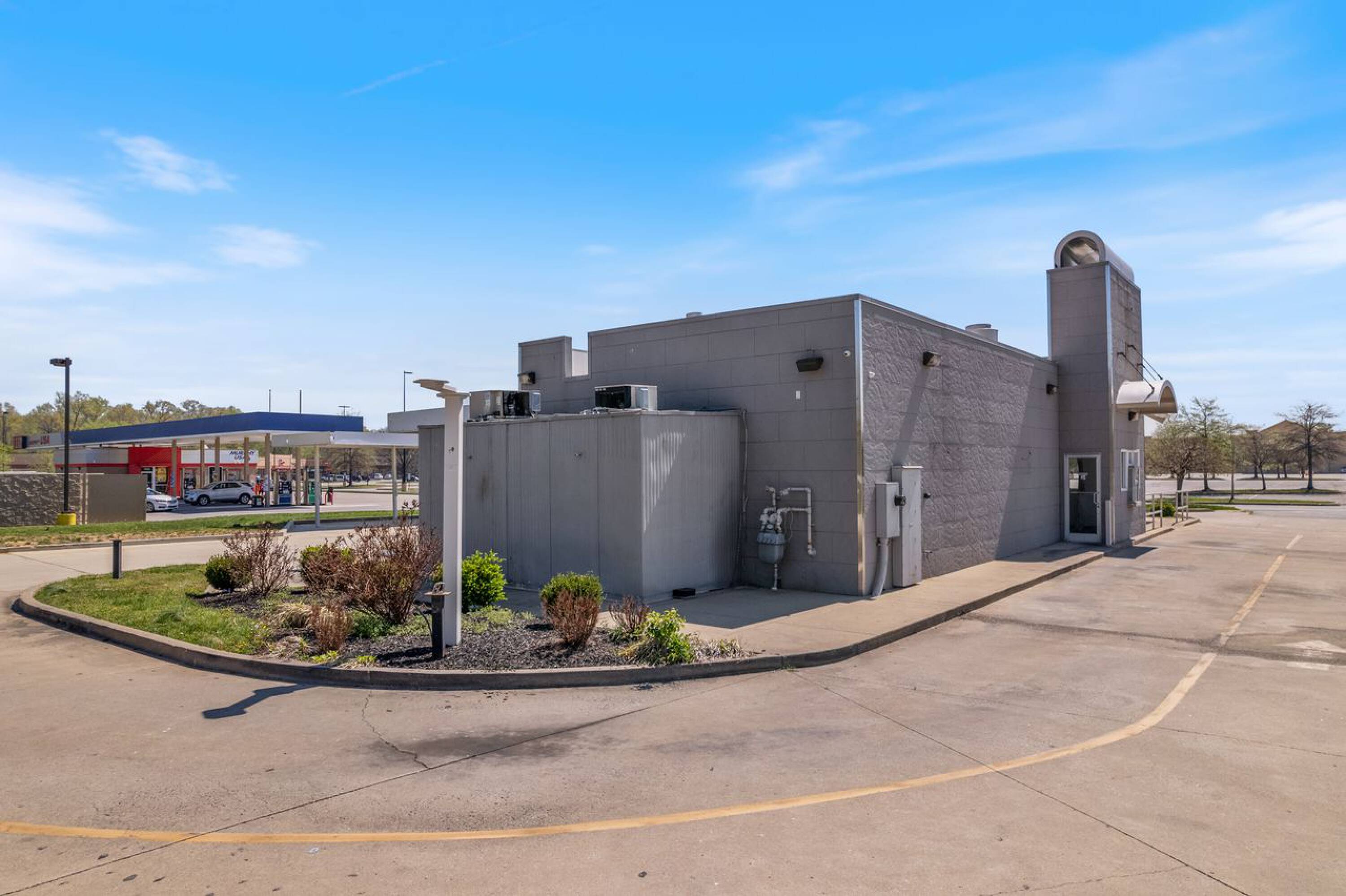 7010 Raggard Rd, Louisville, KY 40216