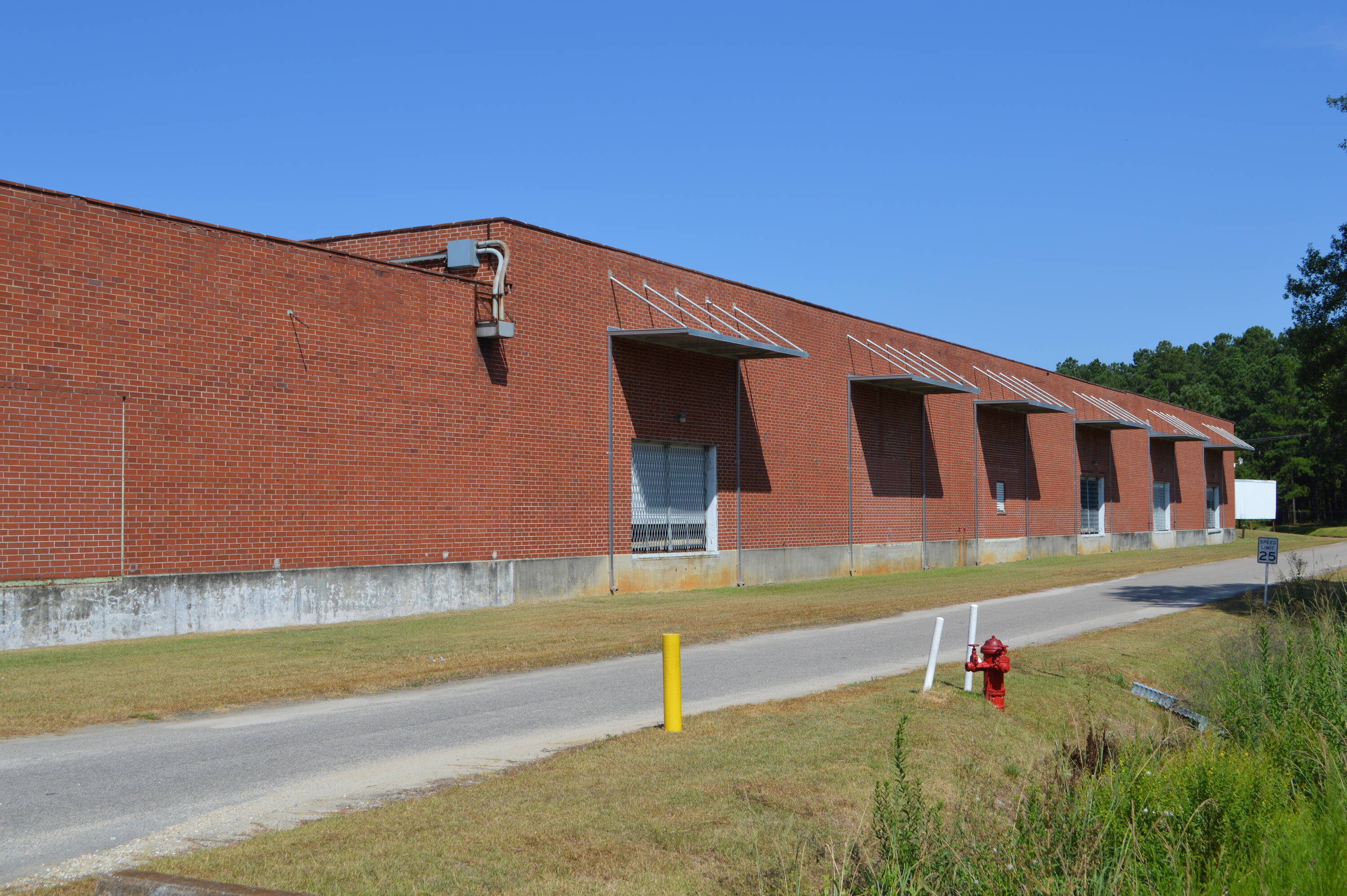 146 W Country Club Rd, Hamer, SC 29547