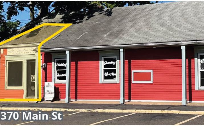 Pictures of Retail property located at 370 Main St, Durham, CT 06422 for lease - image #1