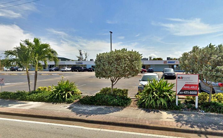 Pictures of Retail property located at 1521 Blue Heron Blvd, Riviera Beach, FL 33404 for lease - image #1