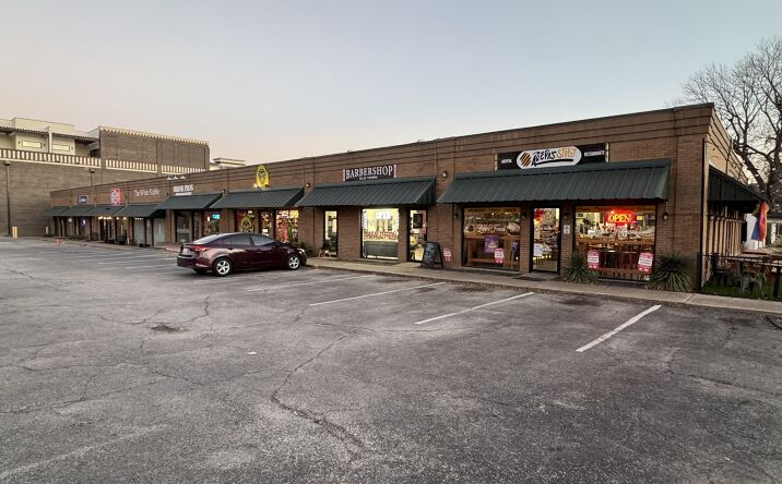 Pictures of Retail, Restaurant property located at 190 W Main St, Lewisville, TX 75057 for lease - image #1
