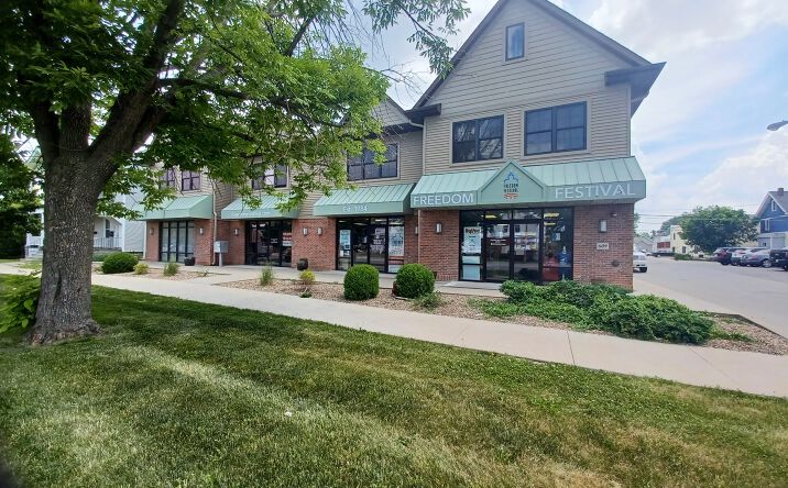 Pictures of Retail, Office property located at 609 1st Ave SW, Cedar Rapids, IA 52405 for lease - image #1