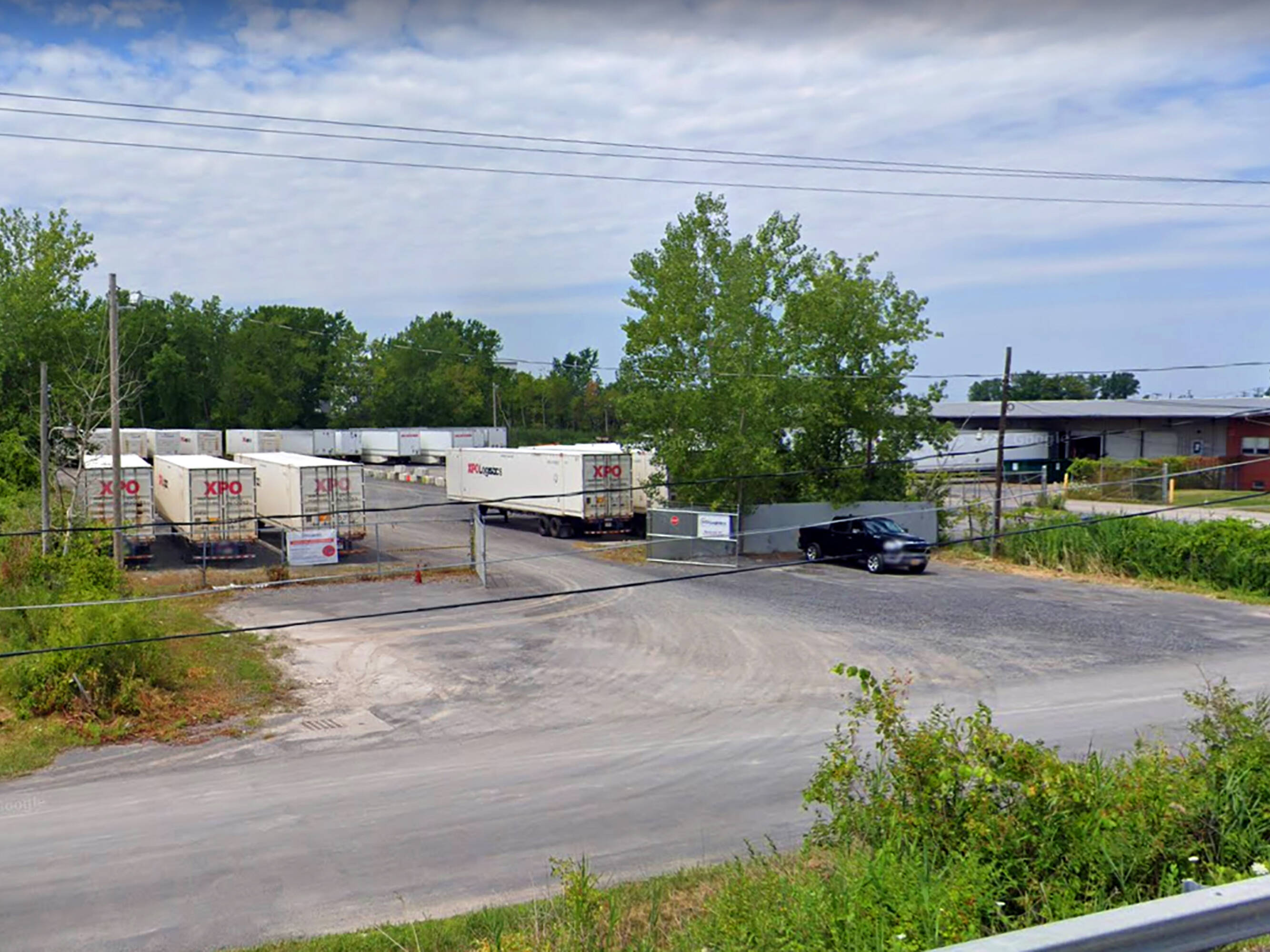 6641 Kinne St, East Syracuse, NY 13057