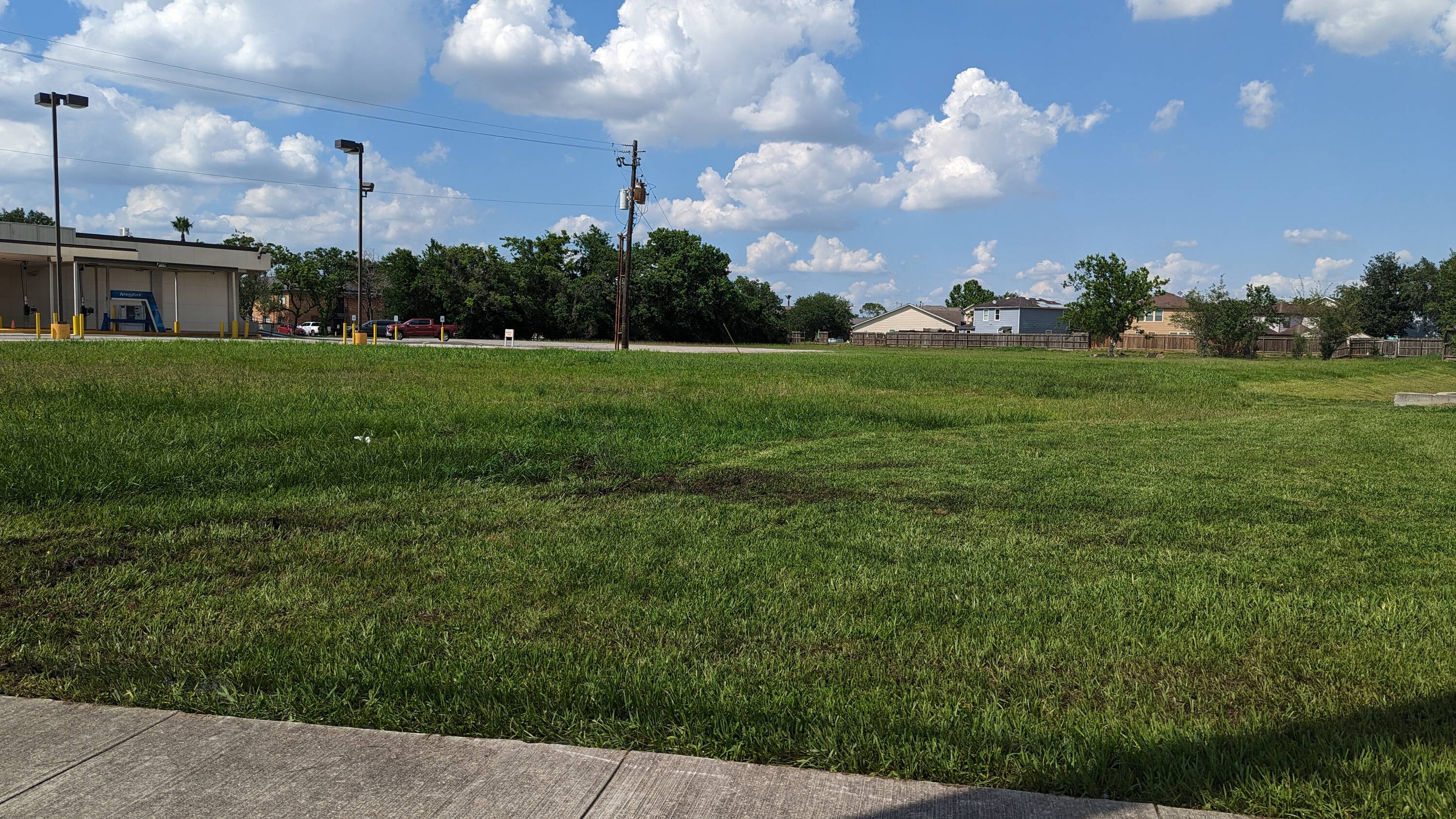 3915 Red Bluff Rd, Pasadena, TX 77503