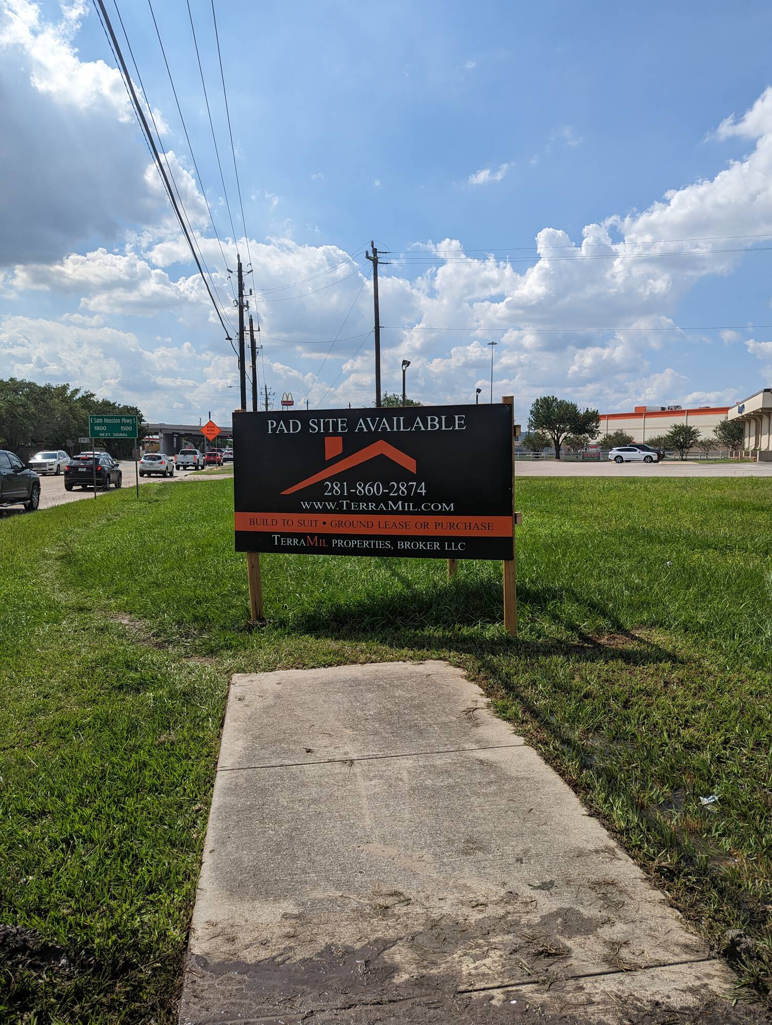 3915 Red Bluff Rd, Pasadena, TX 77503