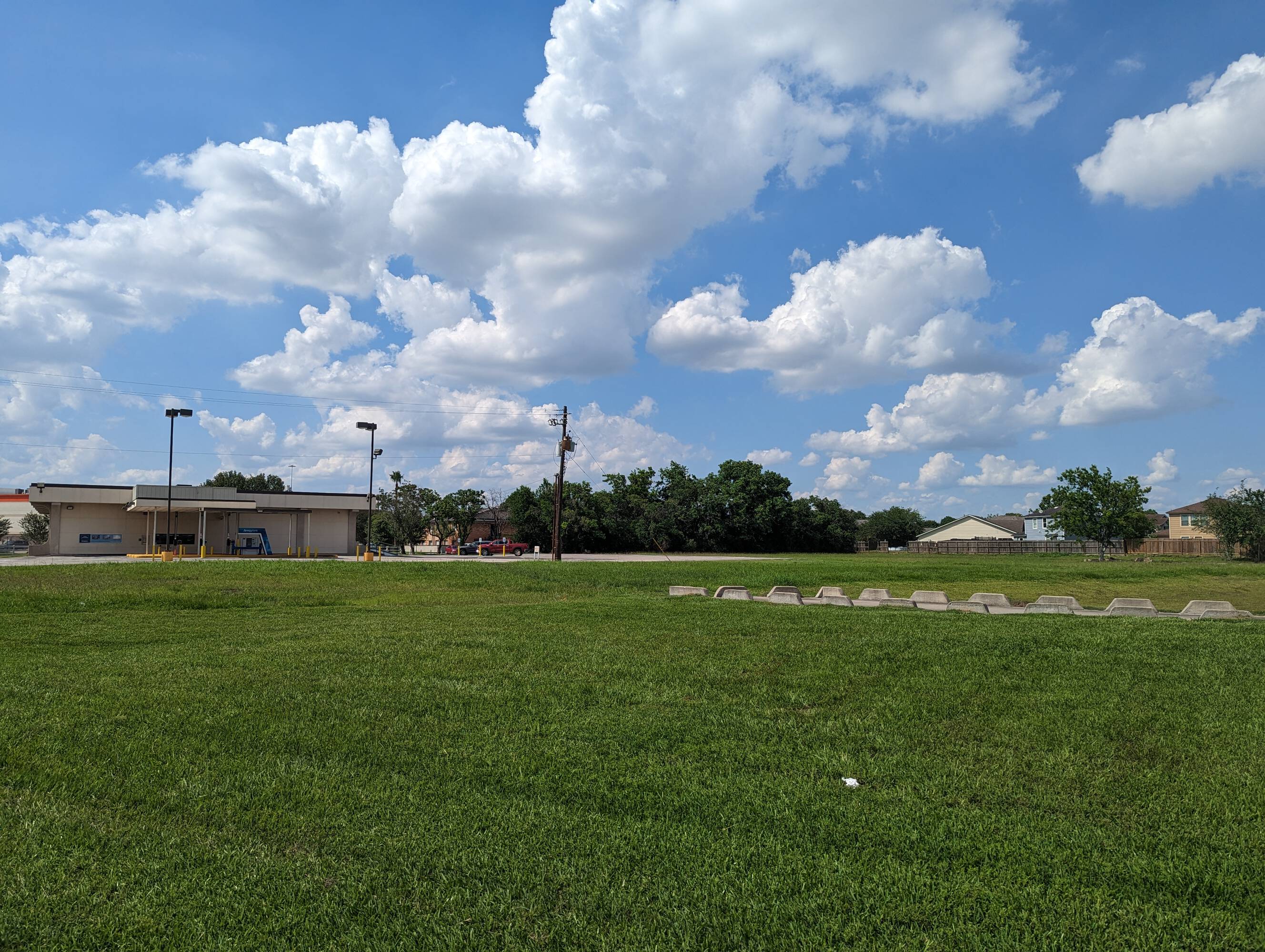 3915 Red Bluff Rd, Pasadena, TX 77503