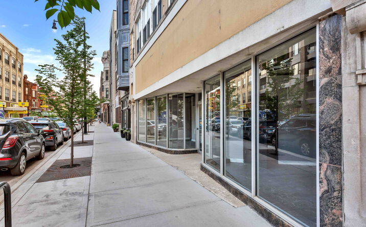 Pictures of Retail, Office property located at 3062 N Lincoln Ave, Chicago, IL 60657 for lease - image #1