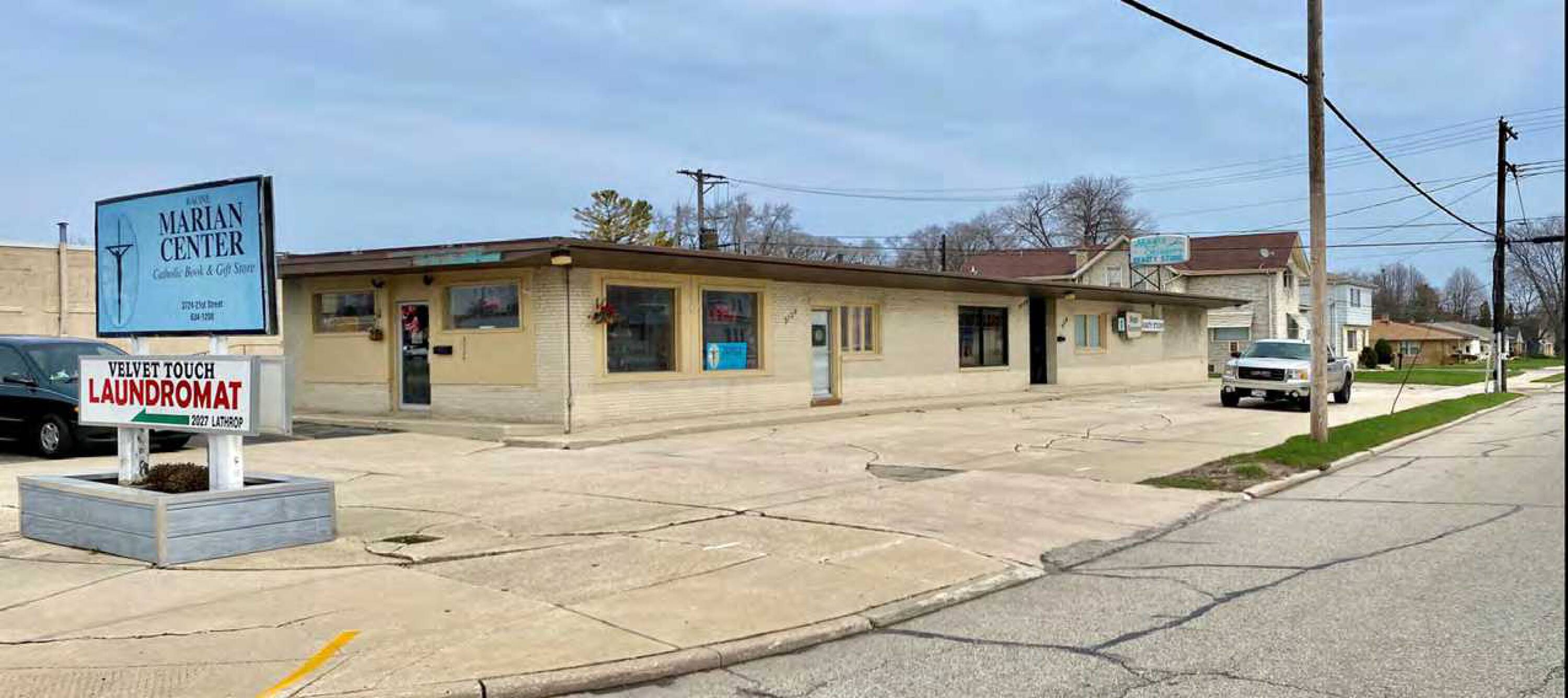 2005 Lathrop Ave, Racine, WI 53405 Retail Space for Lease