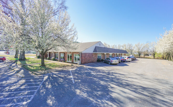 Pictures of Office property located at 6172 Airways Blvd, Chattanooga, TN 37421 for lease - image #1
