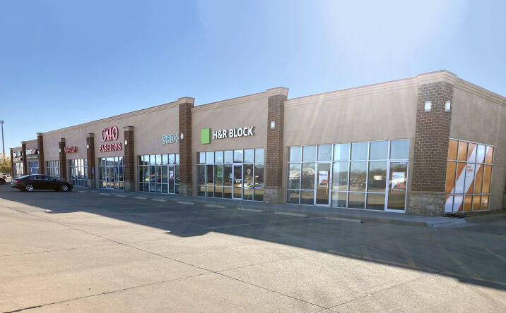 Pictures of Retail property located at 2570 S Broadway, Wichita, KS 67216 for lease - image #1