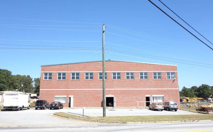 Pictures of Industrial property located at 5259 N Lake Dr, Lake City, GA 30260 for lease - image #1