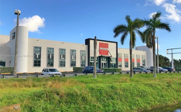 Pictures of Retail, Industrial property located at 8975 NW 26th St, Doral, FL 33172 for lease - image #1