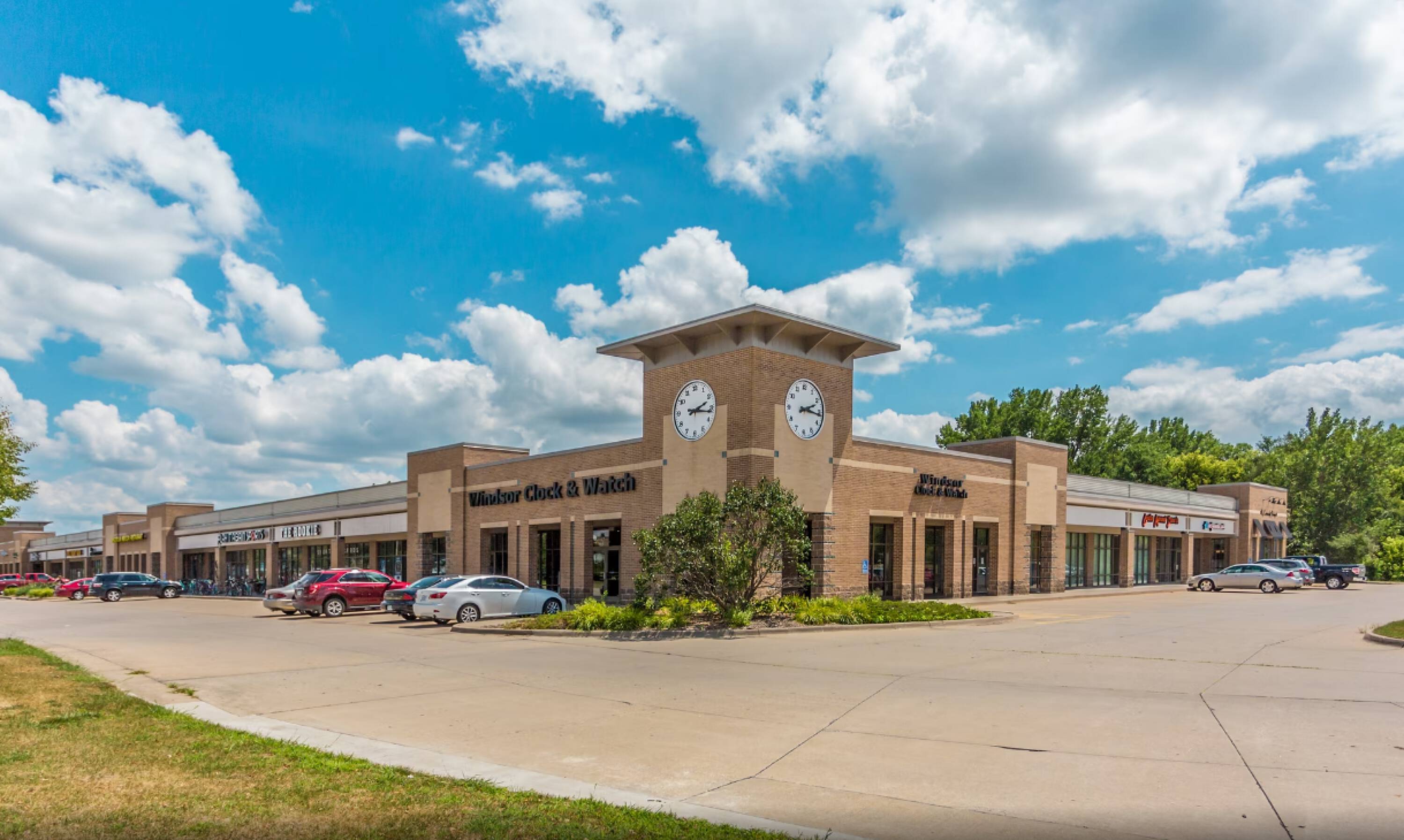 9900 Swanson Blvd, Clive, IA 50325