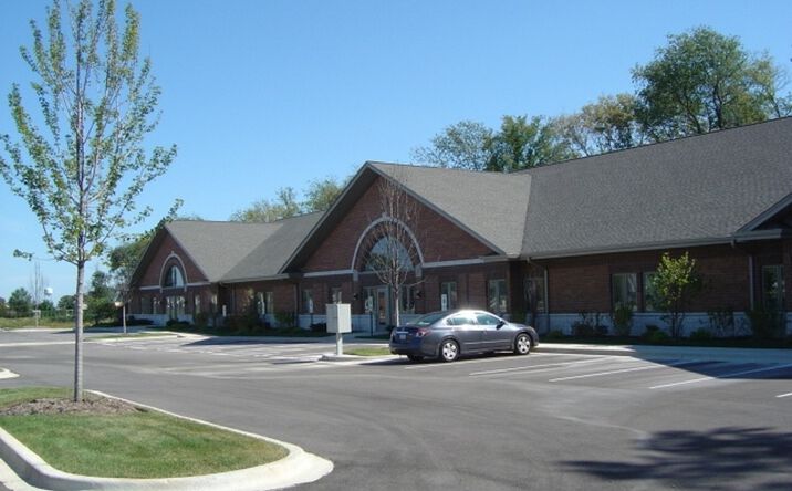 Pictures of Office property located at 3913 Mercy Dr, McHenry, IL 60050 for lease - image #1