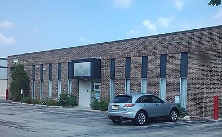 Pictures of Office property located at 3160 Commercial Ave, Northbrook, IL 60062 for lease - image #1
