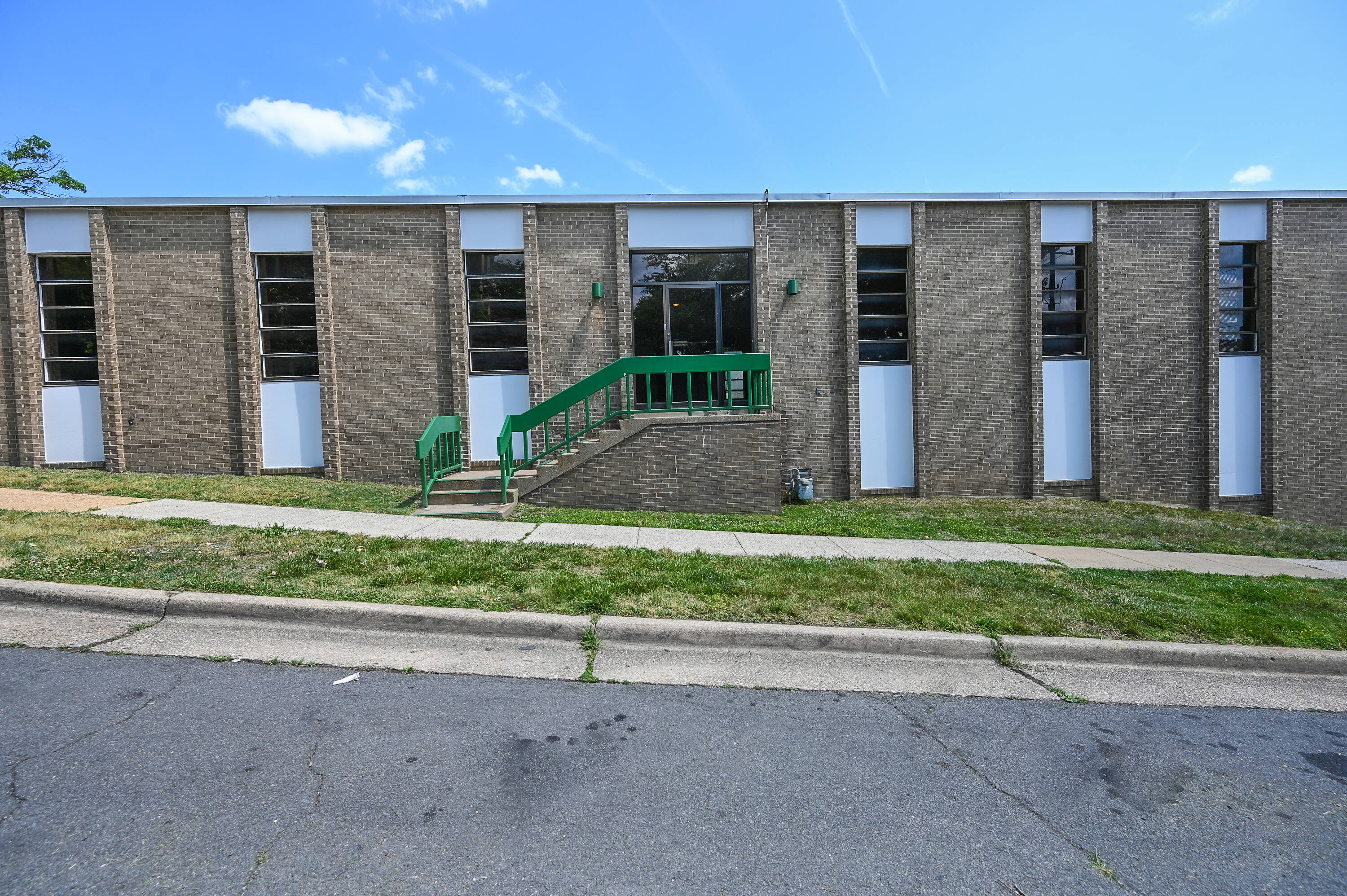 33 S Pickett St, Alexandria, VA 22304