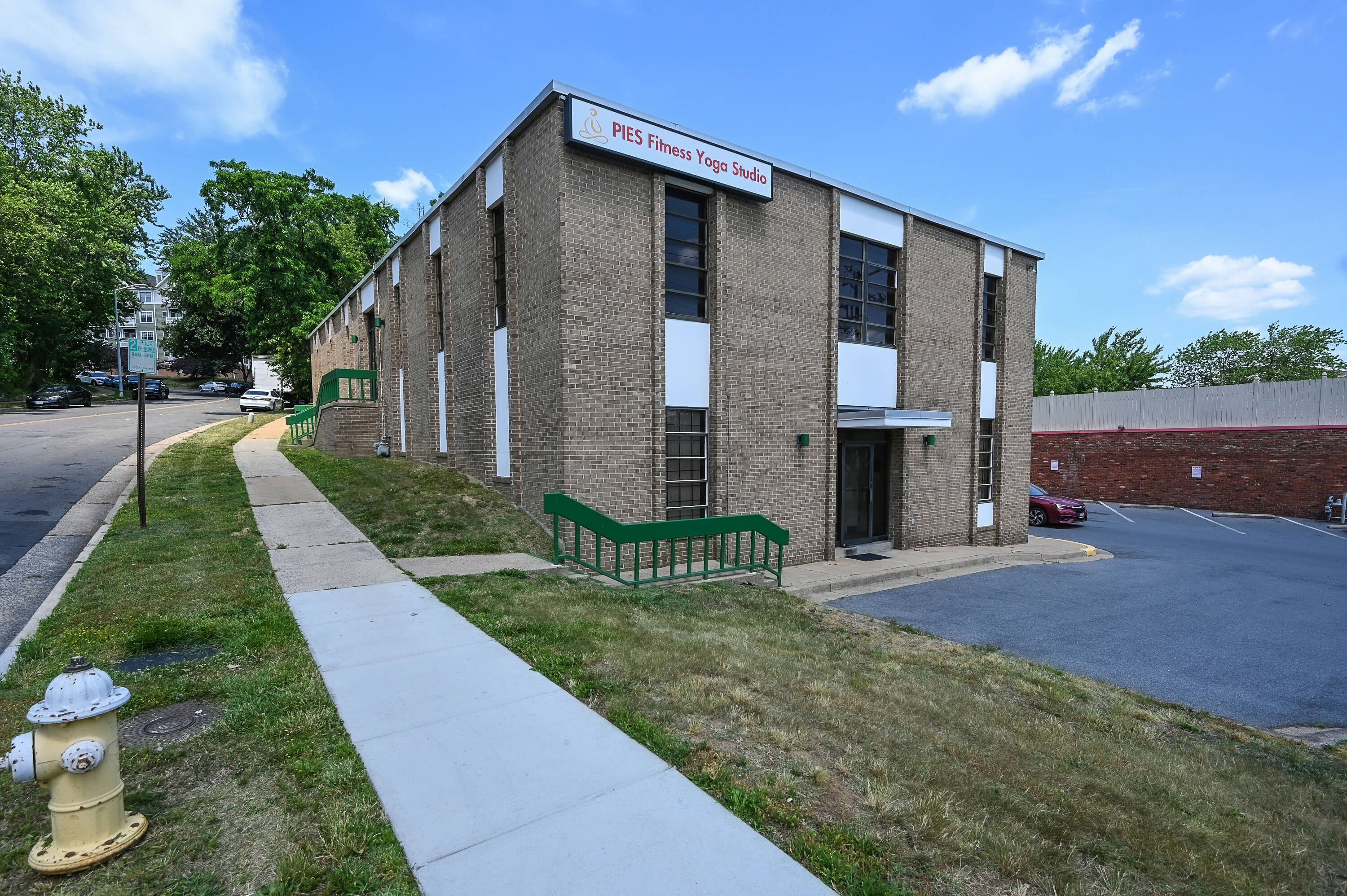 33 S Pickett St, Alexandria, VA 22304