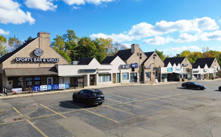 Pictures of Retail, Office property located at 1003 – 1047 South Cass lake Road, Waterford, MI 48328 for lease - image #1