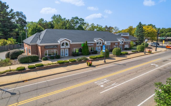 Pictures of Retail, Office property located at 1995 N Cedar St, Holt, MI 48842 for lease - image #1