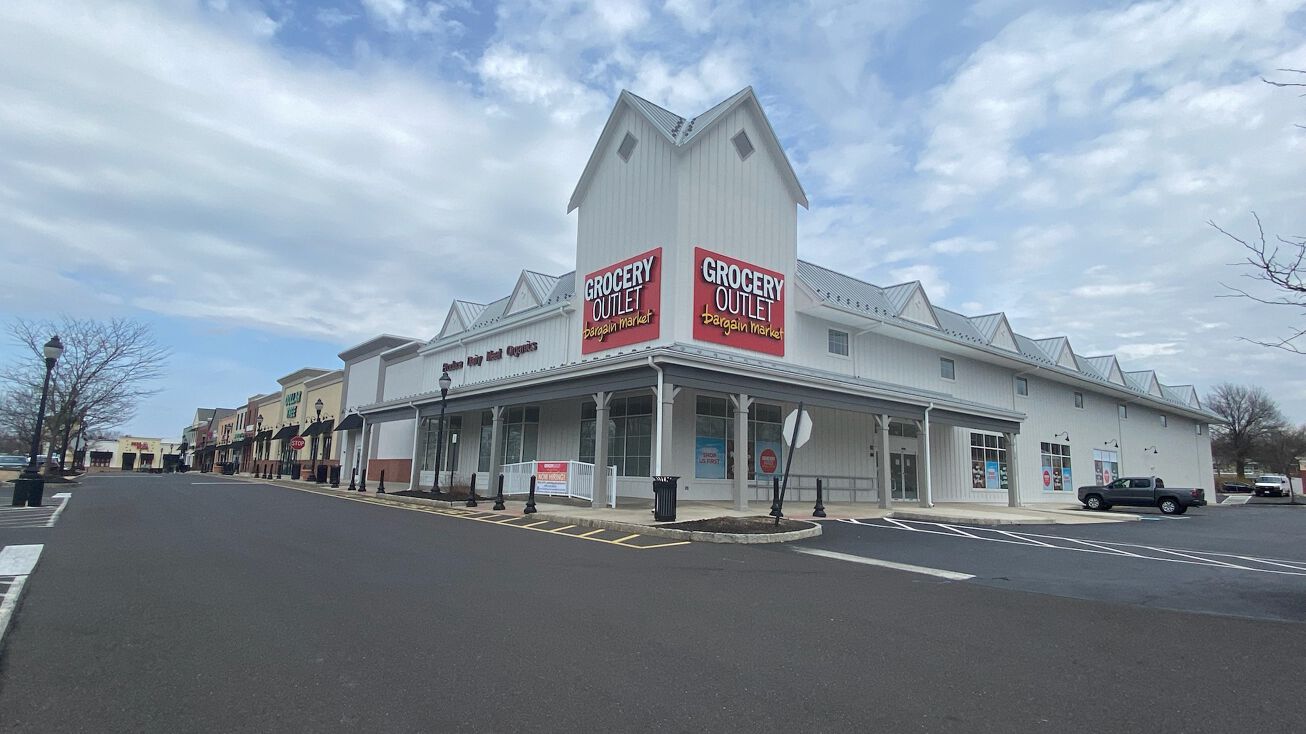 611 S Broad St, Lansdale, PA 19446 Retail Space for Lease The