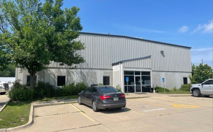 Pictures of Industrial property located at 4774 NE 22nd St, Des Moines, IA 50313 for lease - image #1