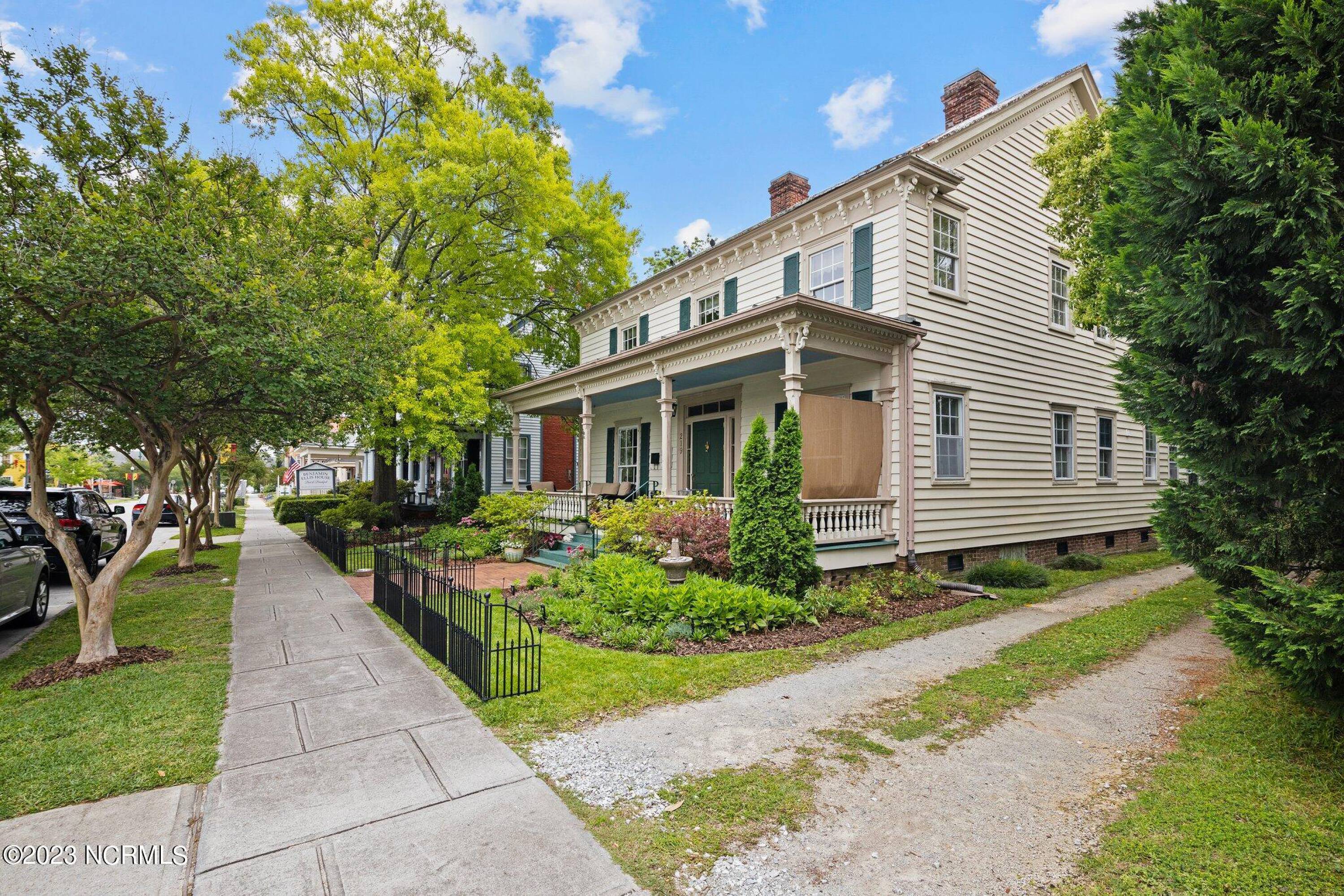 219 Pollock Street, New Bern, NC 28560