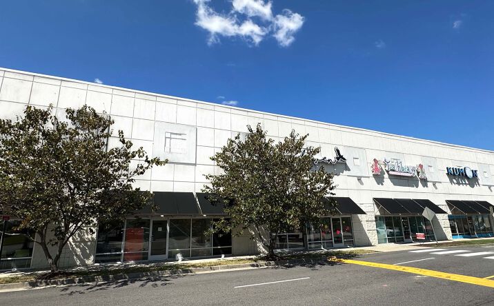 Pictures of Retail property located at 4300 Pouncey Tract Rd, Richmond, VA 23233 for lease - image #1