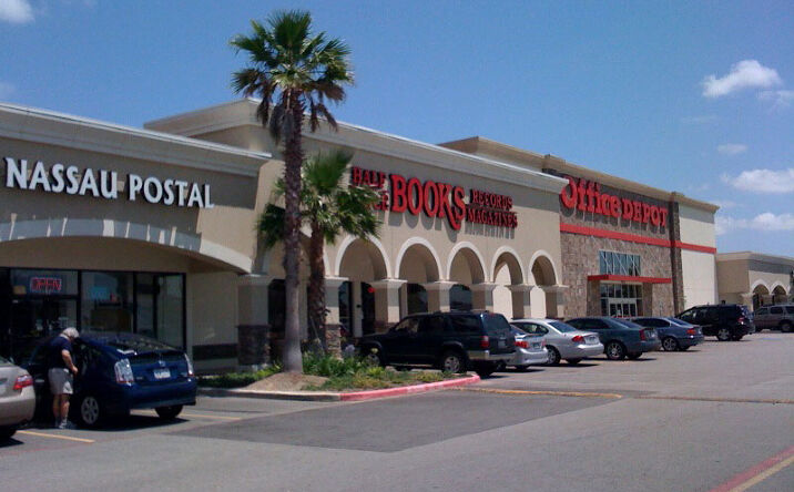 Pictures of Retail property located at 901 - 977 E Nasa Pkwy., Houston, TX 77058 for lease - image #1