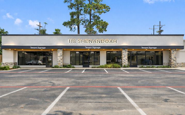 Pictures of Retail, Office, Special Purpose property located at 118 Shenandoah Dr, Shenandoah, TX 77381 for lease - image #1