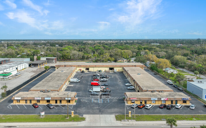 Pictures of Retail, Office, Industrial property located at 3080 N Washington Blvd, Sarasota, FL 34234 for lease - image #1