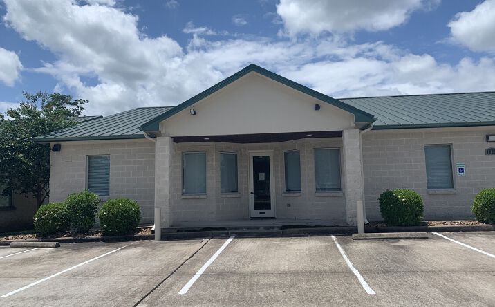 image of property at 1102 S Friendswood Dr Friendswood, TX 77546