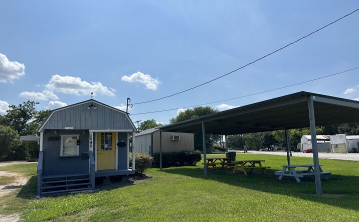 Pictures of Restaurant, Retail, Office property located at 5949 W Port Arthur Rd, Port Arthur, TX 77640 for lease - image #1