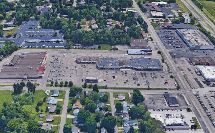 Pictures of Retail property located at 3010 Cromer Ave NW, Canton, OH 44709 for lease - image #1
