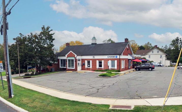 Pictures of Retail property located at 2484 Lamington Rd, Bedminster, NJ 07921 for lease - image #1