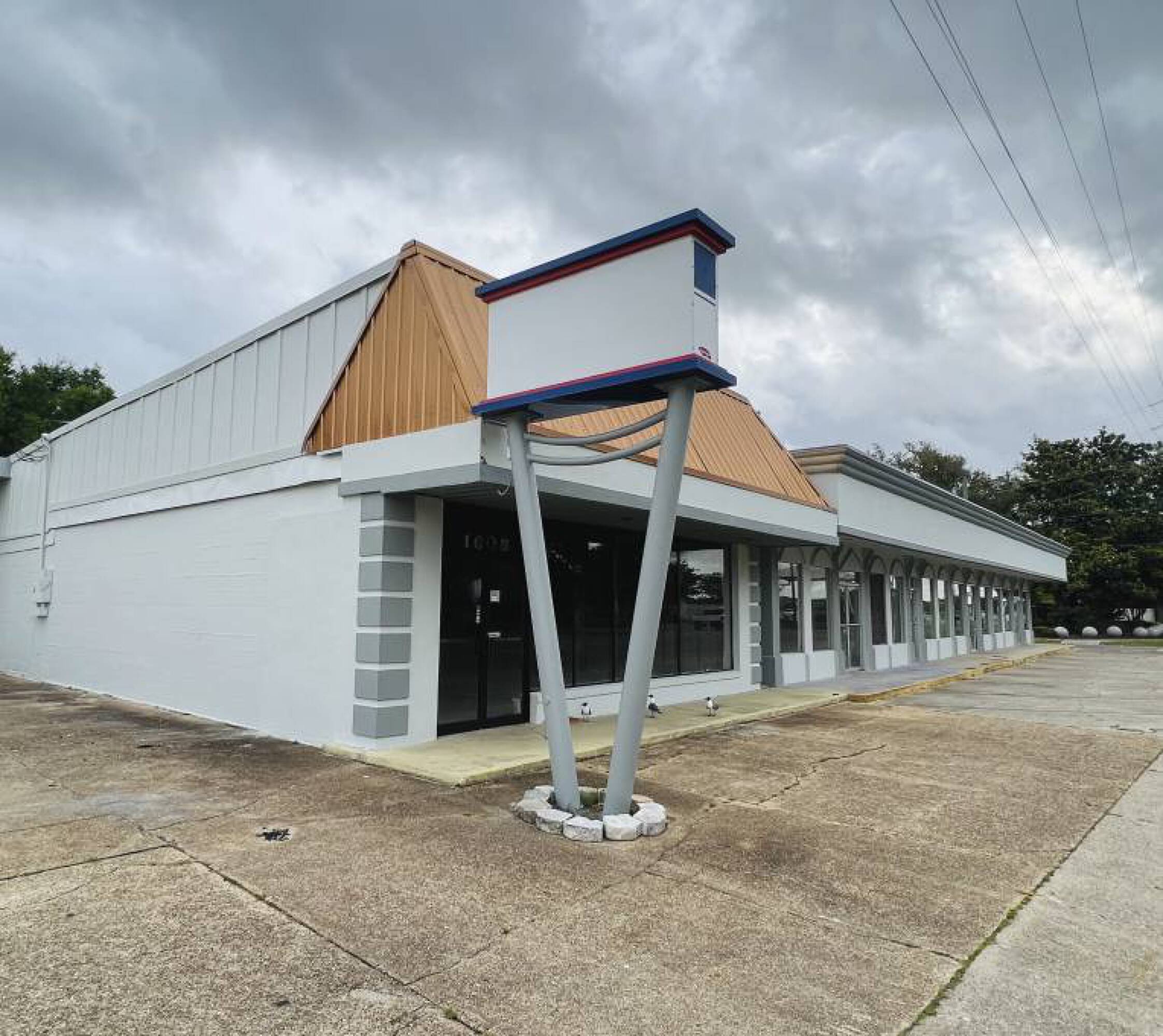 1620 Pass Rd, Biloxi, MS 39531