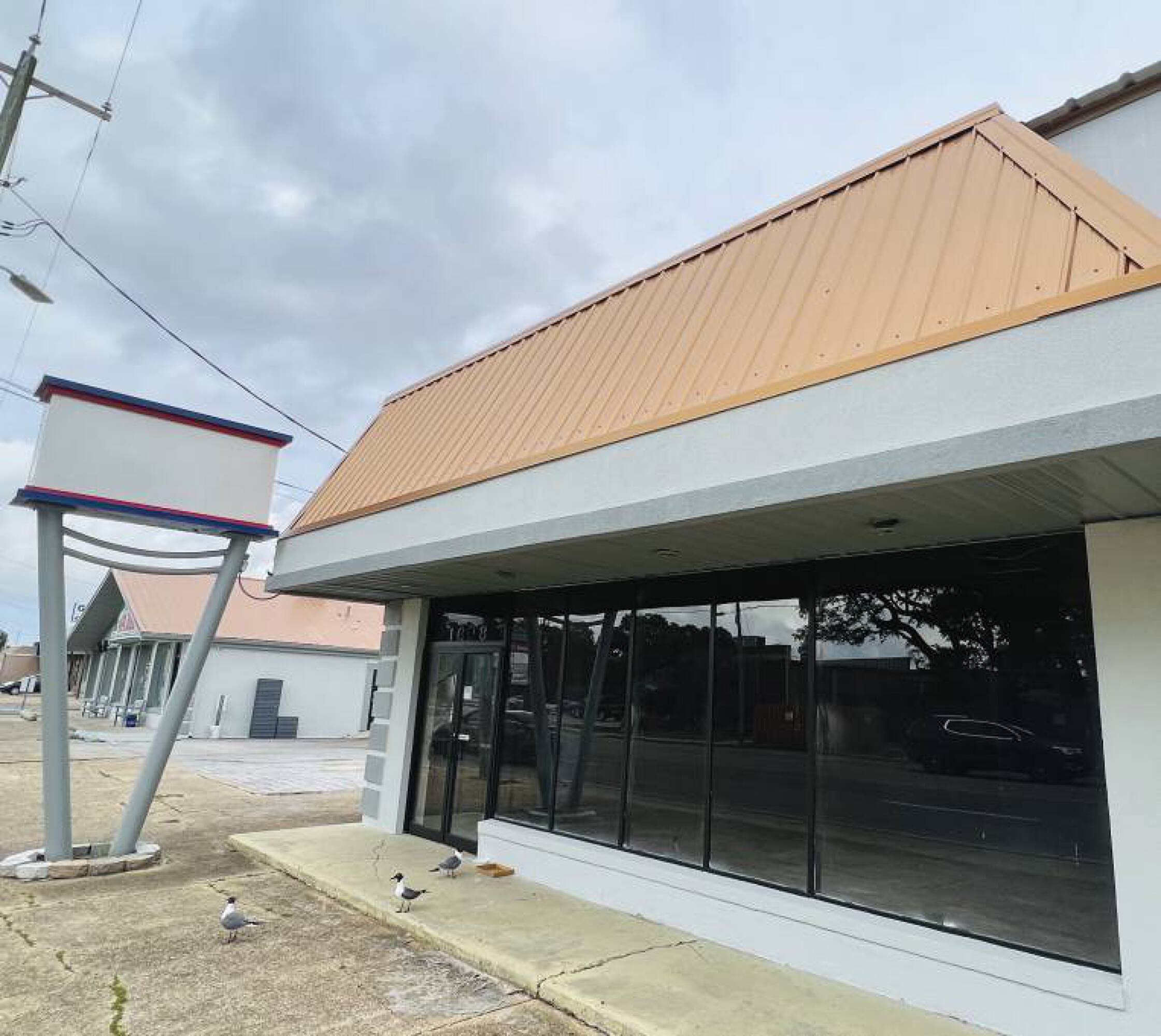 1620 Pass Rd, Biloxi, MS 39531