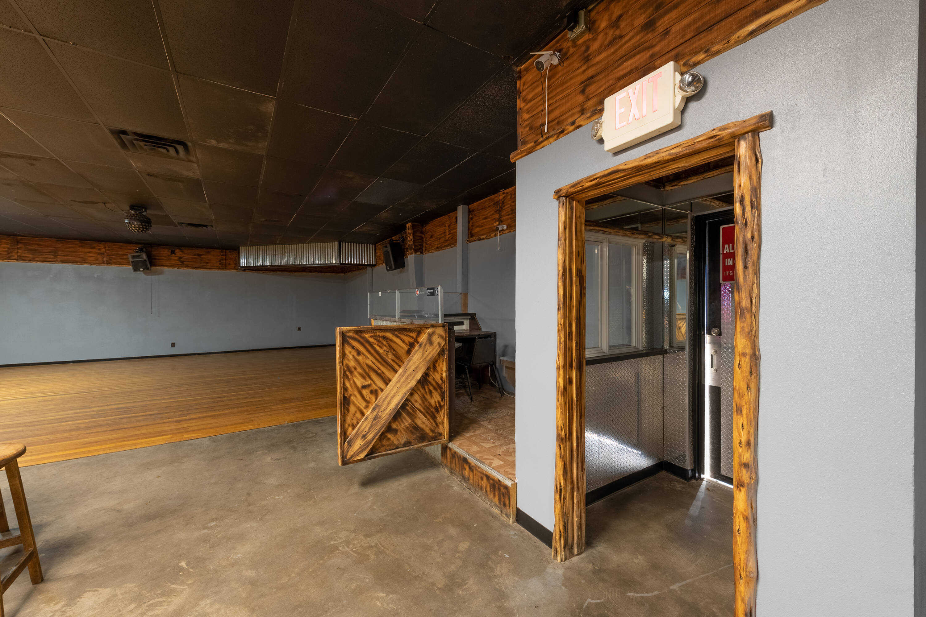 1402 Old Iowa Park Rd, Wichita Falls, TX 76306